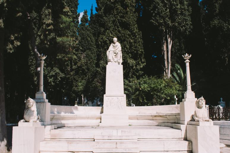 Το ταφικό μνημείο του Μιχαήλ Τοσίτσα