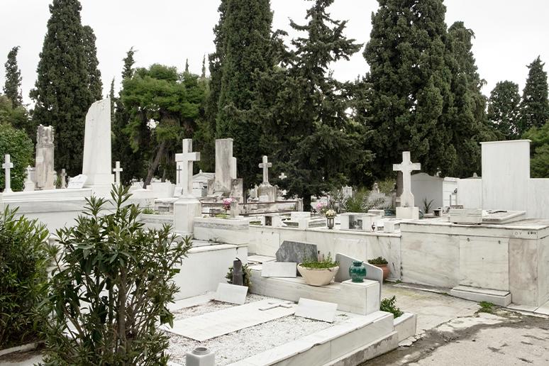 οικογενειακό τάφο στην Αθήνα